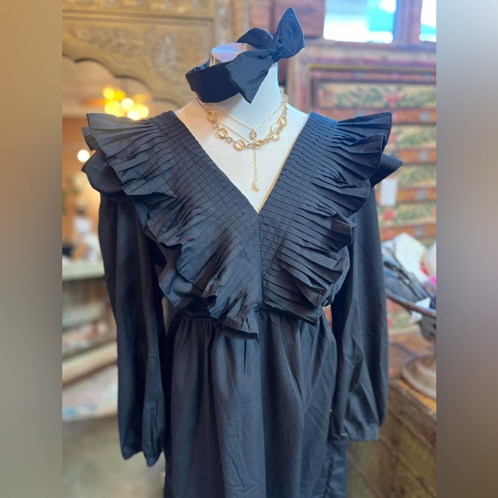 Beautiful black dress by Entro! NWT! - Picture 4 of 4